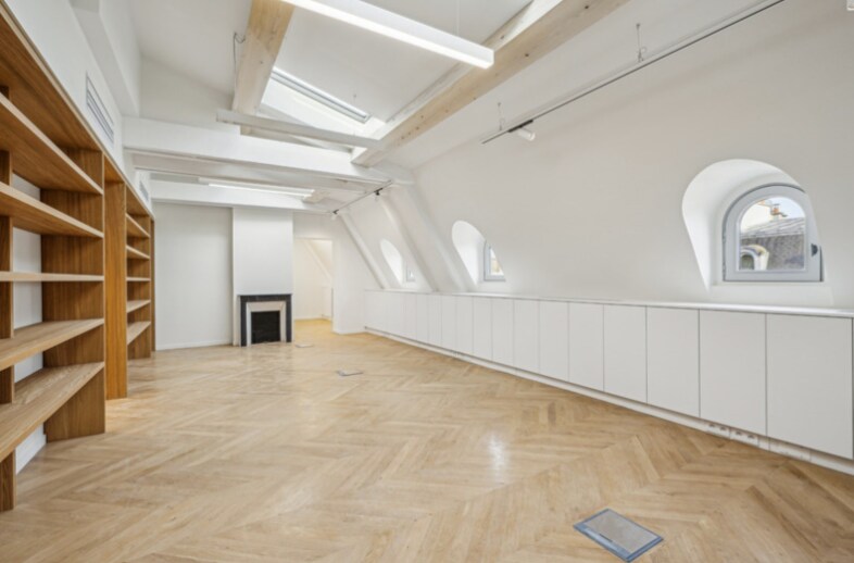 254 Boulevard Saint-Germain, Paris for lease Interior Photo- Image 1 of 3