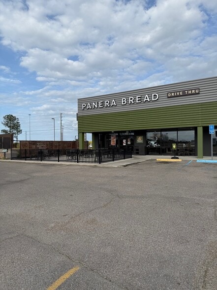 4600 Hardy St, Hattiesburg, MS for lease - Building Photo - Image 2 of 7