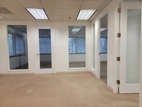 18310 Montgomery Village Ave, Gaithersburg, MD for lease Interior Photo- Image 1 of 3