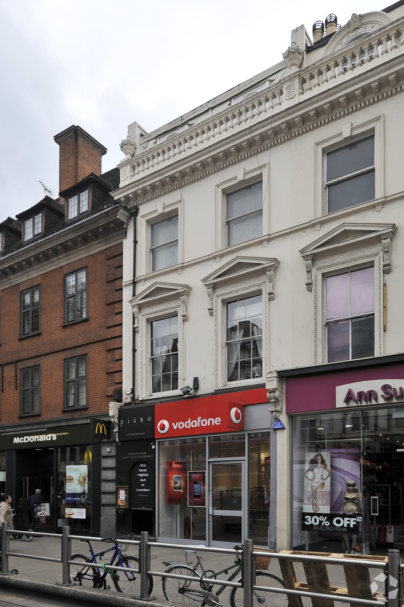 106 Kensington High St, London for lease Primary Photo- Image 1 of 4