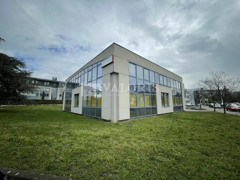 Office in Écully for lease - Building Photo - Image 1 of 10