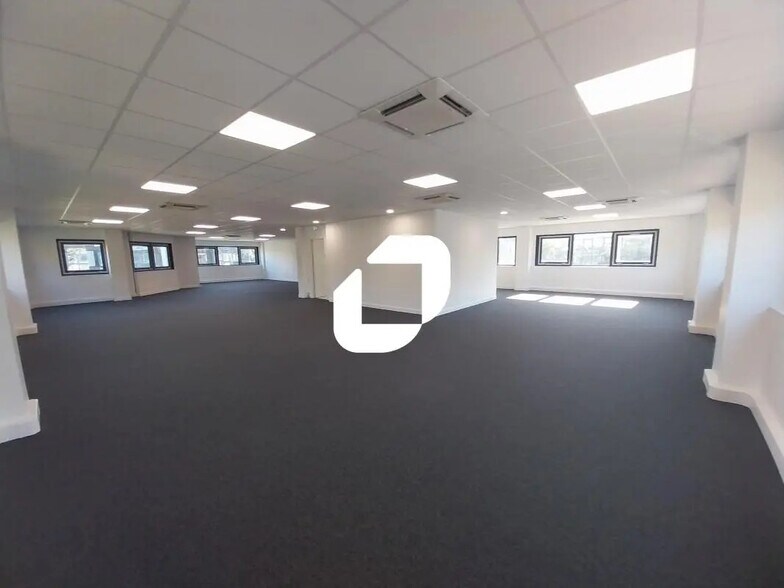 Office in Nantes for lease - Interior Photo - Image 1 of 8