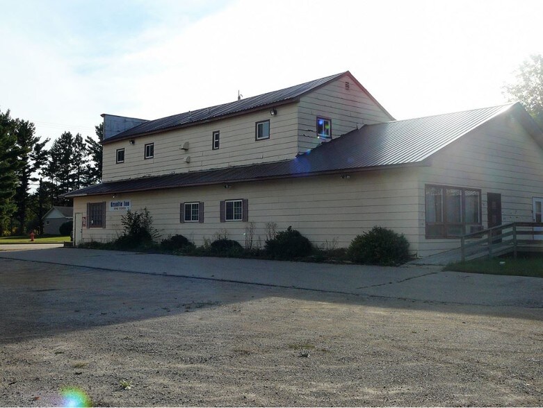 1100 W Bannerman Ave, Redgranite, WI for sale - Building Photo - Image 1 of 1