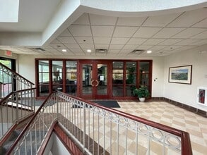 175 Sullys Trl, Pittsford, NY for lease Interior Photo- Image 2 of 4