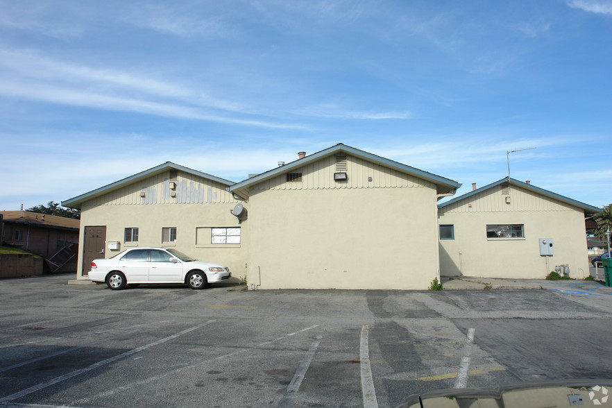 3074 Del Monte Blvd, Marina, CA for lease - Building Photo - Image 2 of 12