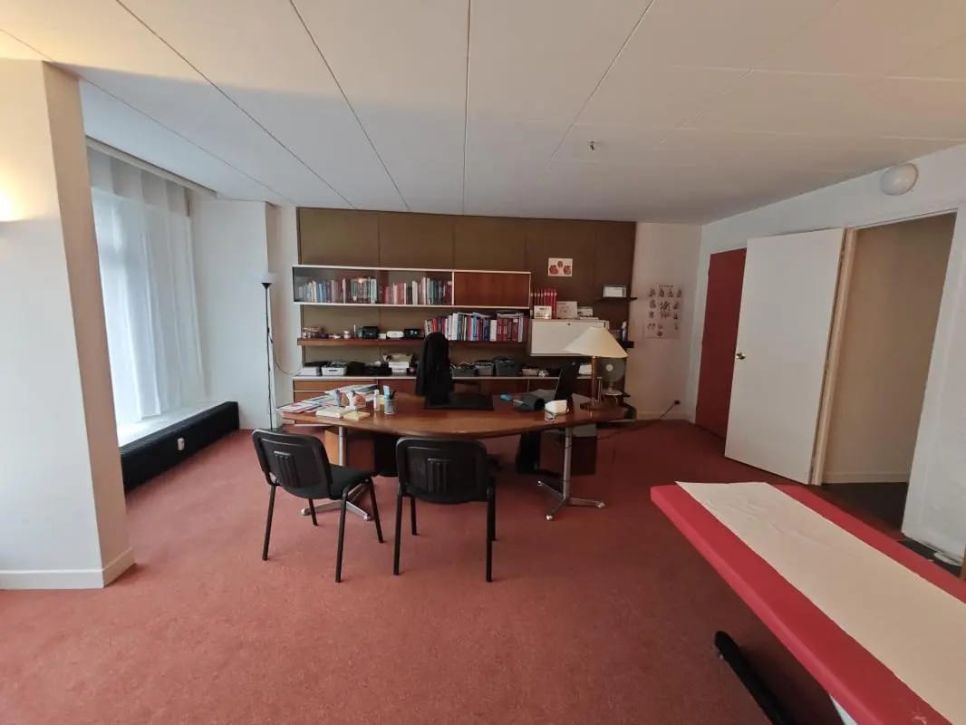 Office in Hénin-Beaumont for sale Interior Photo- Image 1 of 3