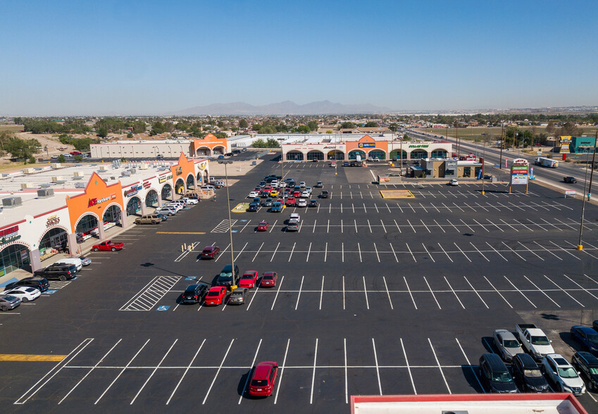 Fiesta Mercado Shopping Center portfolio of 6 properties for sale on LoopNet.com - Building Photo - Image 2 of 19