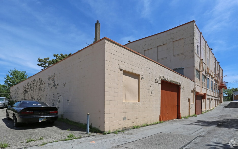 654-660 E McMillan St, Cincinnati, OH for sale - Building Photo - Image 3 of 8