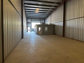 808 Industrial Way, Warner Robins, GA for lease Building Photo- Image 1 of 3