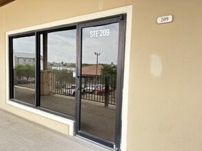 2110 Lomas Del Sur Blvd, Laredo, TX for sale Building Photo- Image 2 of 12