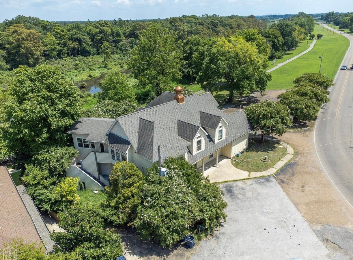 200 E Military Rd, Marion, AR 72364