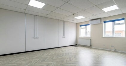 6 Whittle Rd, Wimborne for lease Interior Photo- Image 1 of 2