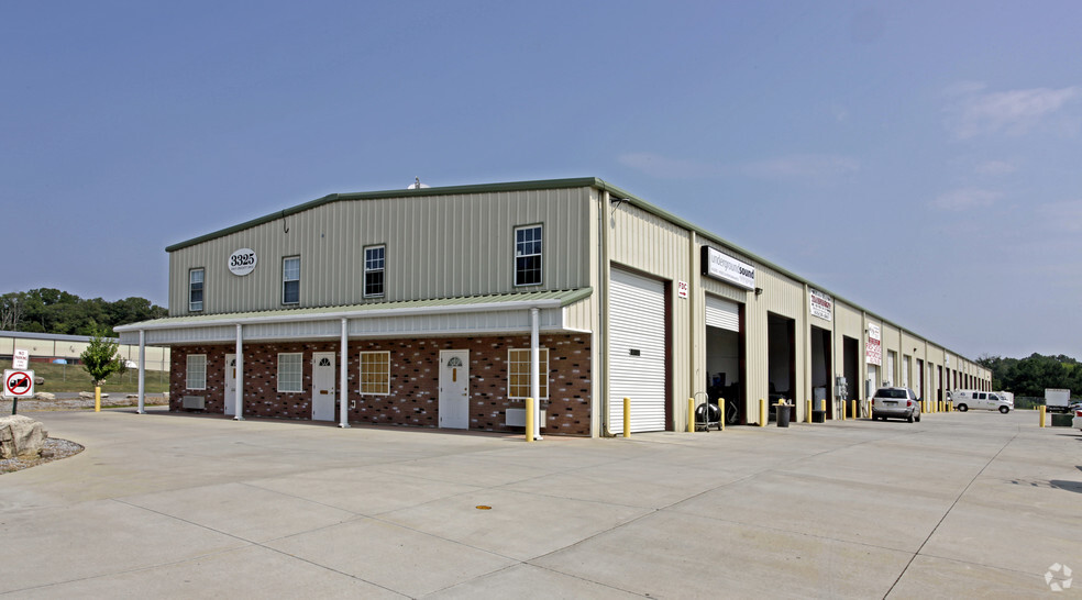 3325 Davy Crockett Dr, Cleveland, TN for lease - Building Photo - Image 1 of 24