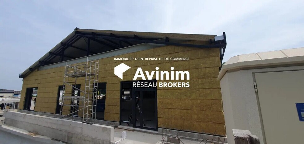 Retail in Avon for lease - Building Photo - Image 3 of 5