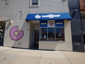 2252-2266 N Prospect Ave, Milwaukee, WI for lease Building Photo- Image 1 of 6