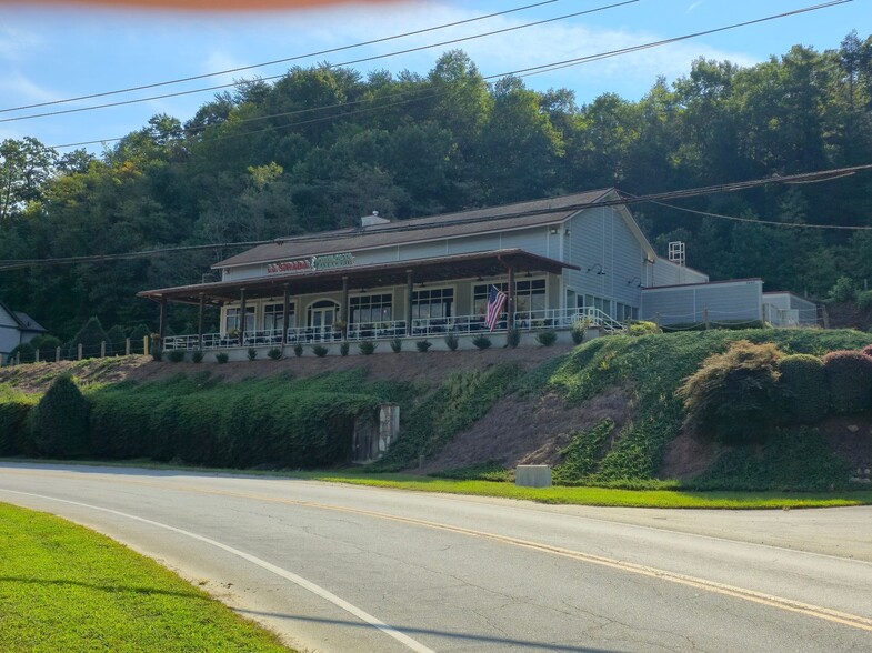2693 Memorial Hwy, Lake Lure, NC for sale - Building Photo - Image 3 of 23
