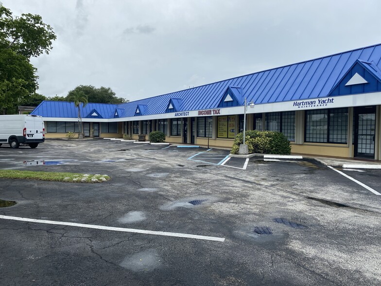 1755-1791 NE 162nd St, North Miami Beach, FL for lease - Building Photo - Image 1 of 8