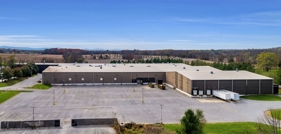 426 Industrial Blvd, Kearneysville, WV for lease - Building Photo - Image 3 of 19