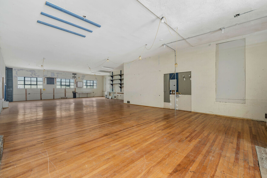 1708 Logan St, Cincinnati, OH for lease - Interior Photo - Image 2 of 7