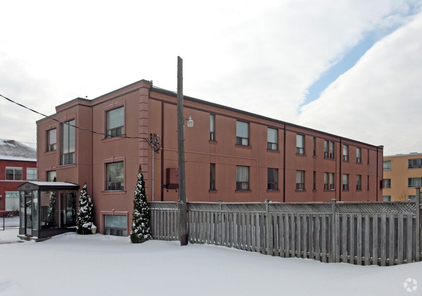 640-644 Kennedy portfolio of 2 properties for sale on LoopNet.com - Primary Photo - Image 2 of 2