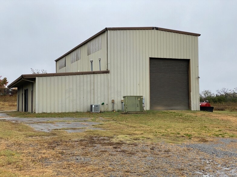 8507 S Regency Dr, Tulsa, OK for sale - Building Photo - Image 3 of 12