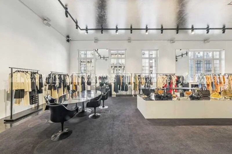 Office in Paris for lease - Building Photo - Image 2 of 17