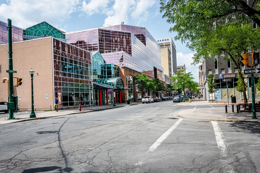 440-447 S Salina St, Syracuse, NY for lease - Building Photo - Image 3 of 41