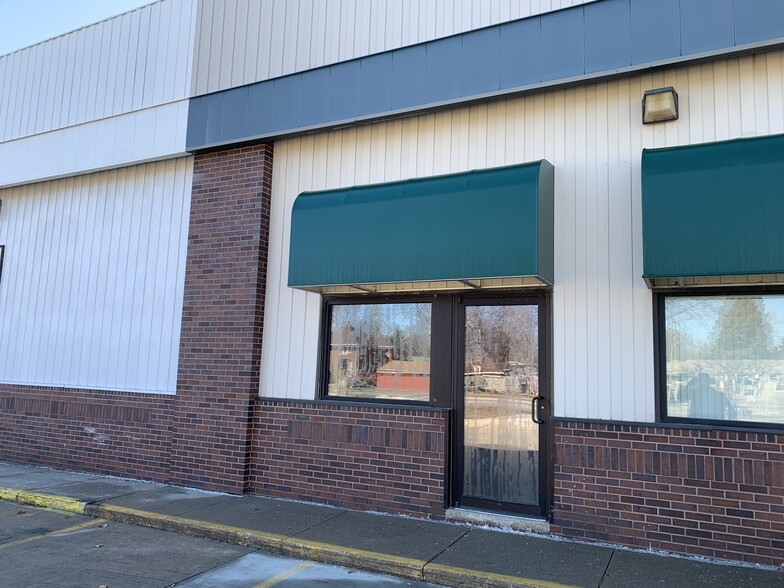 301 1st St, Sergeant Bluff, IA for lease - Building Photo - Image 1 of 1