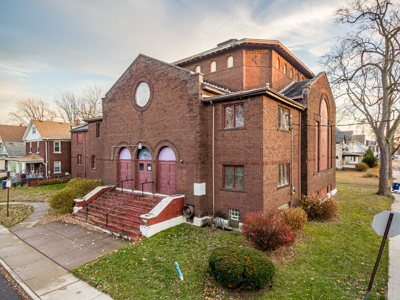 1601 Cleveland Ave, Niagara Falls, NY for sale - Building Photo - Image 3 of 48