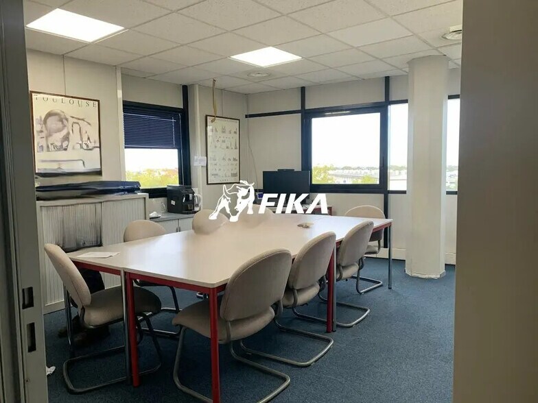 Office in Toulouse for lease - Interior Photo - Image 2 of 5