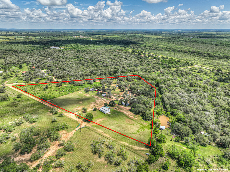 85 Wild Mdw, Nixon, TX for sale - Primary Photo - Image 1 of 1