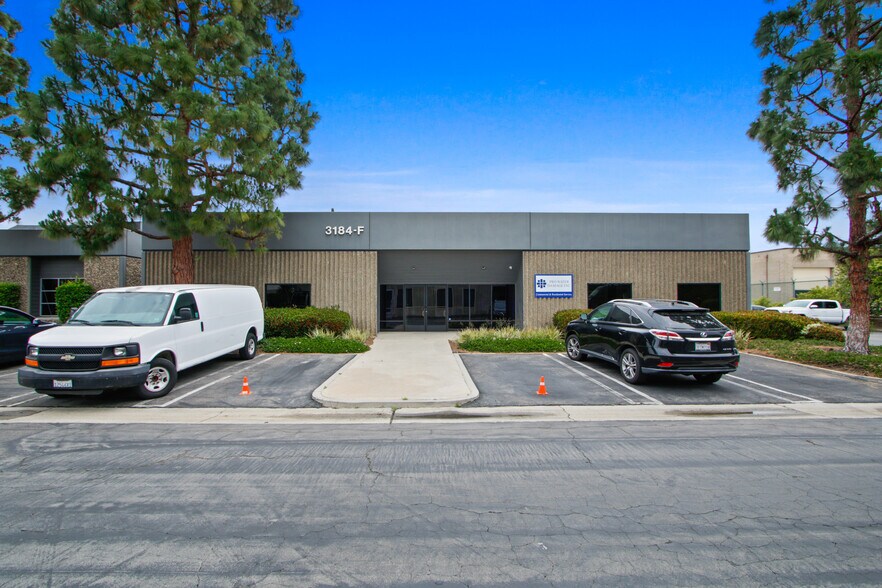 3184 Airway Ave, Costa Mesa, CA 92626