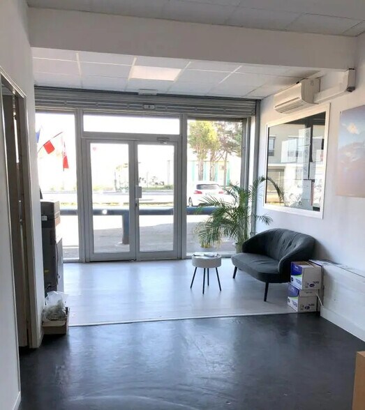 Flex in Toulouse for lease - Lobby - Image 3 of 10