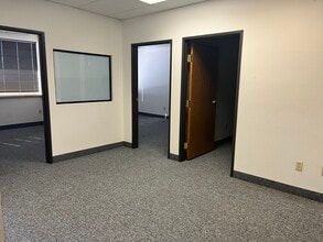 2755-2795 E Desert Inn Rd, Las Vegas, NV for lease Building Photo- Image 2 of 7