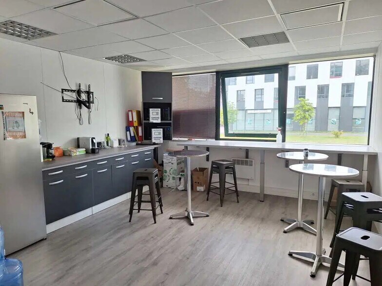 Office in Bruges for lease - Interior Photo - Image 2 of 5