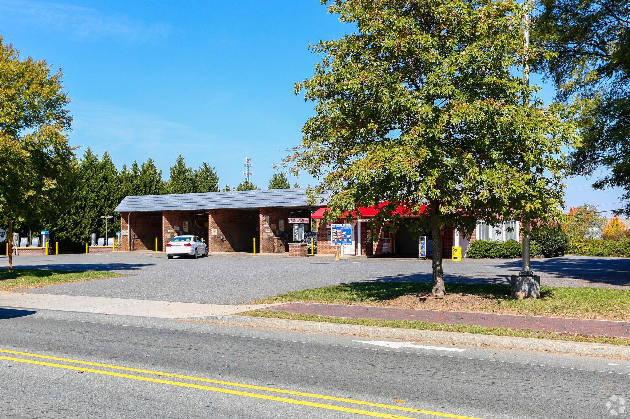 20833 Catawba Ave., Cornelius, NC for sale Primary Photo- Image 1 of 1