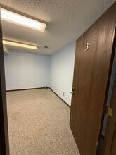 2112 Cherry Valley Rd, Newark, OH for lease Interior Photo- Image 2 of 2