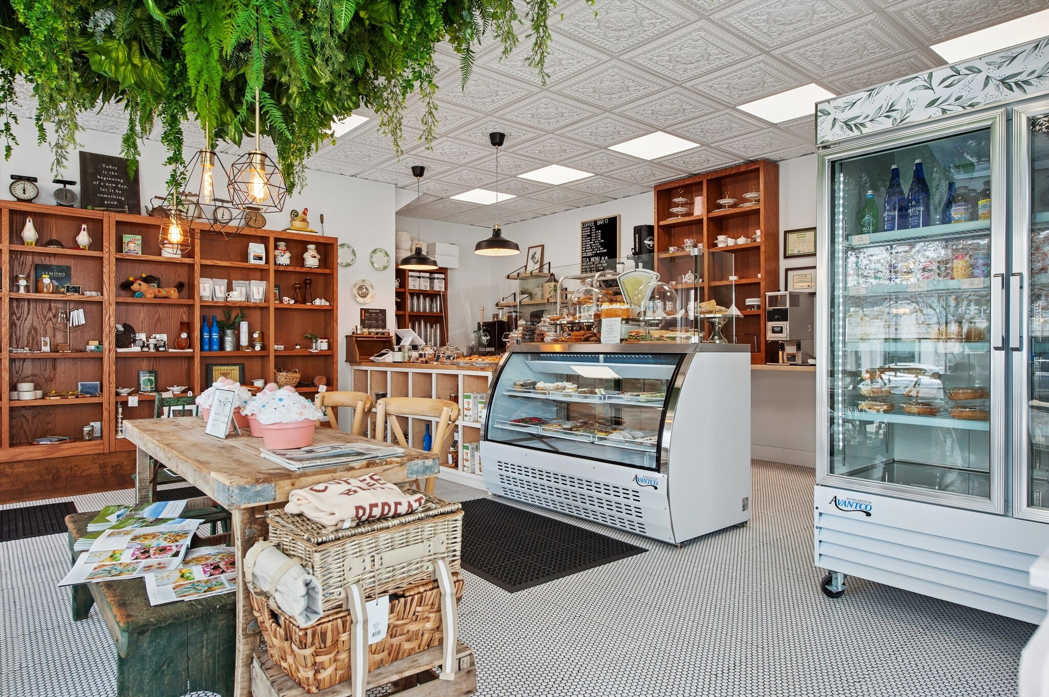 1 Windmill Ln, Southampton, NY for lease Interior Photo- Image 1 of 4