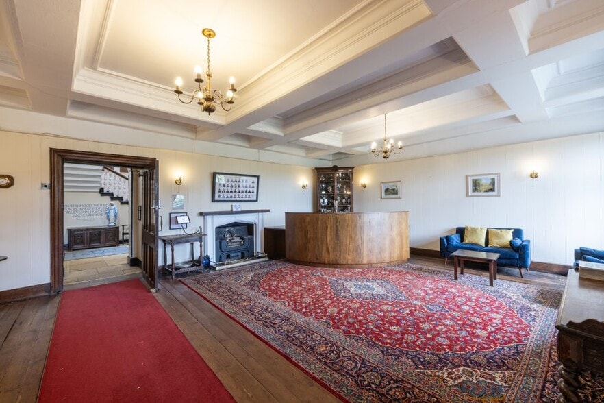 Ward Ln, Barlborough for sale - Interior Photo - Image 2 of 10