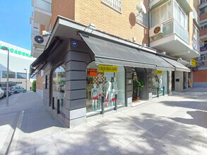 Retail in Madrid, MAD for lease Interior Photo- Image 2 of 5