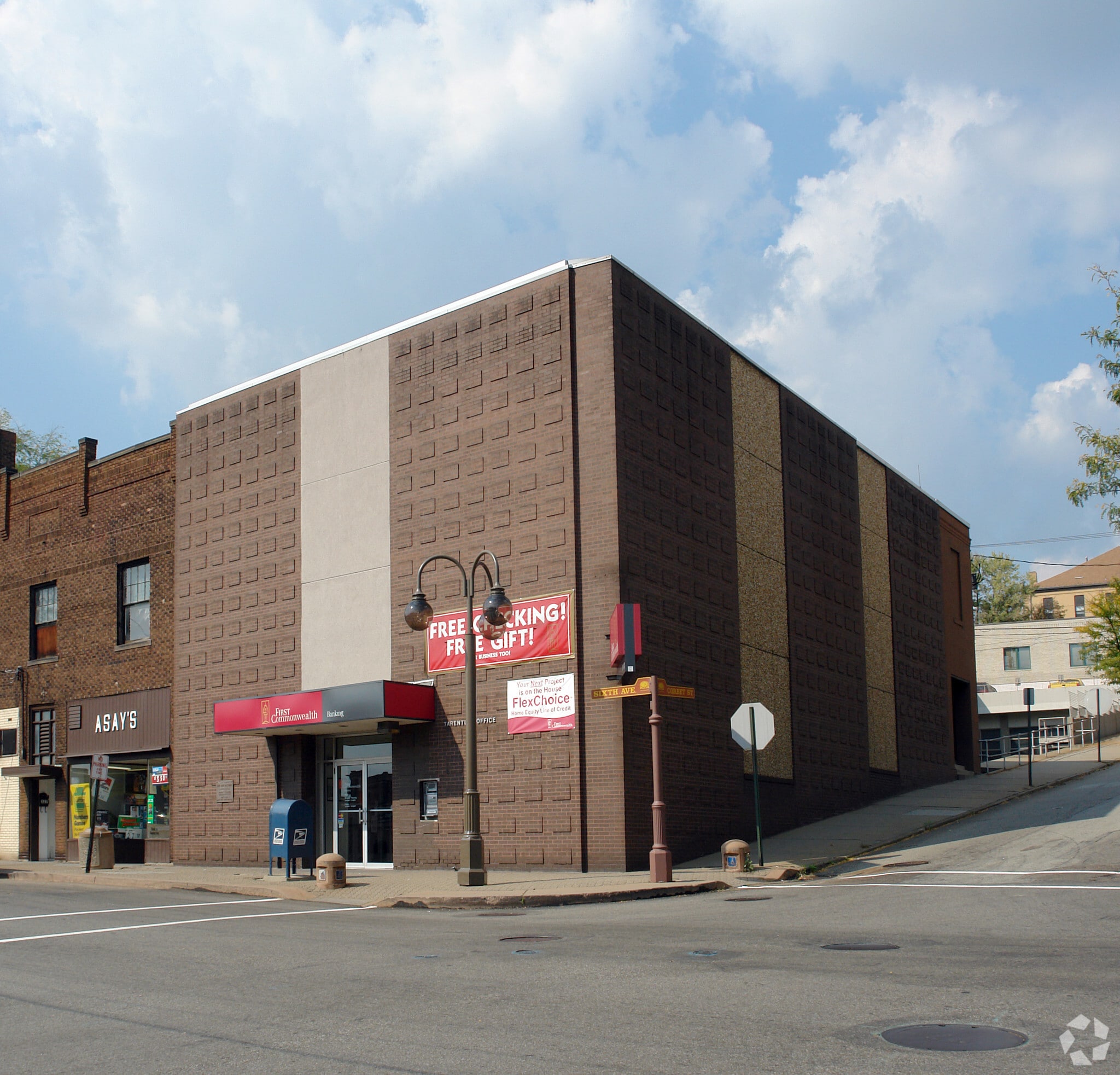 331 E 6th Ave, Tarentum, PA for sale Primary Photo- Image 1 of 1