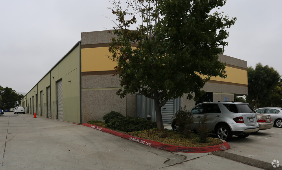 610 Gateway Center Way, San Diego, CA for lease - Building Photo - Image 3 of 3