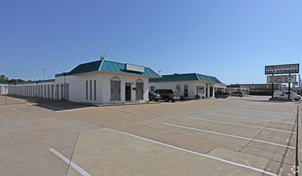 2229 W Division St, Arlington, TX for lease - Building Photo - Image 3 of 13