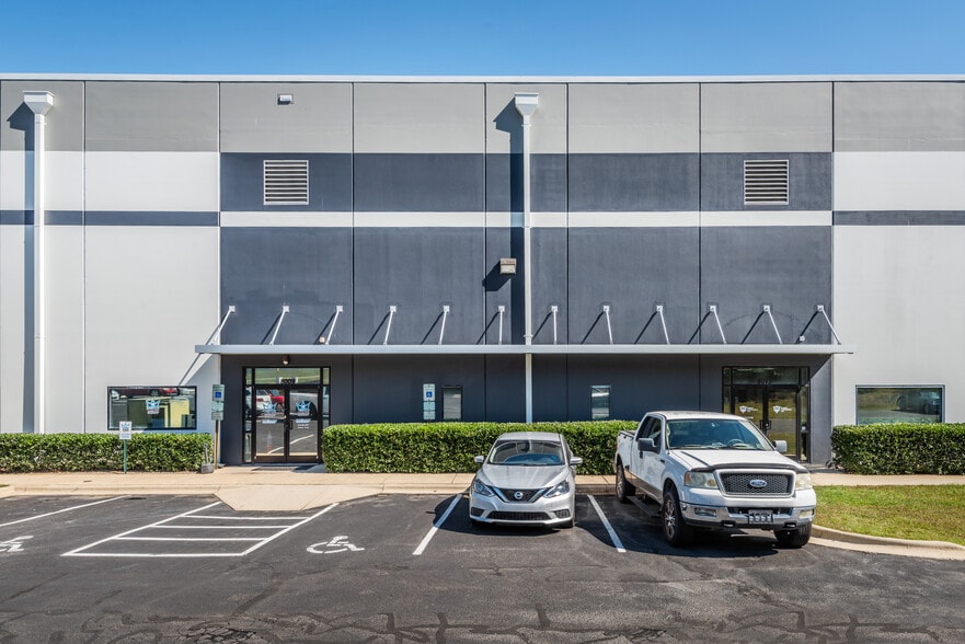 8009-8013 Purfoy Rd, Fuquay Varina, NC for sale - Building Photo - Image 3 of 6