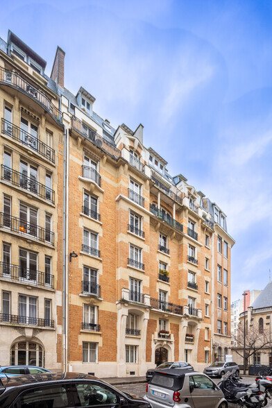 Multifamily in Paris for sale - Primary Photo - Image 1 of 3