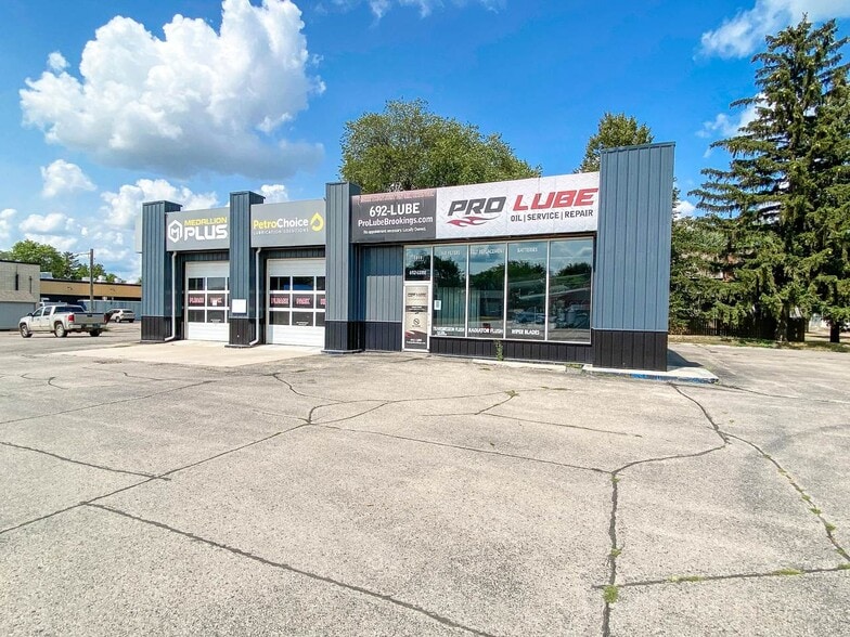 1019 6th St, Brookings, SD 57006