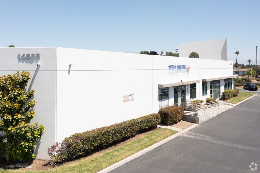 14525 Valley View Ave, Santa Fe Springs, CA for lease - Building Photo - Image 3 of 13