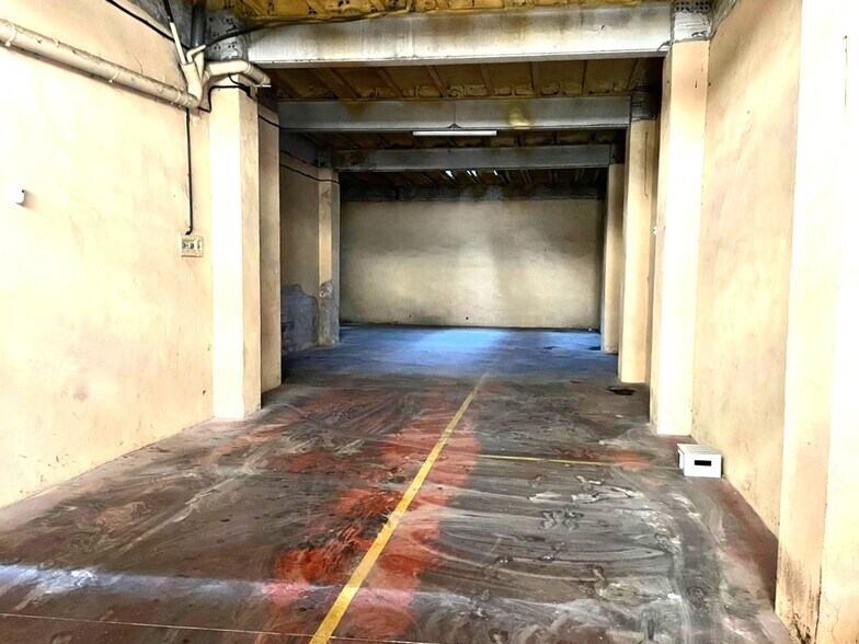 Retail in Lleida for sale - Building Photo - Image 3 of 13