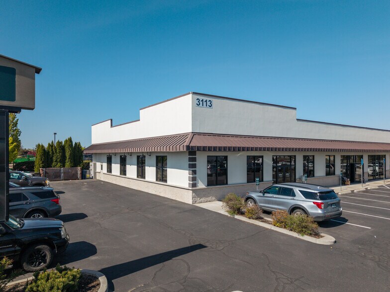 3113 S Highway 97, Redmond, OR for lease - Building Photo - Image 2 of 13