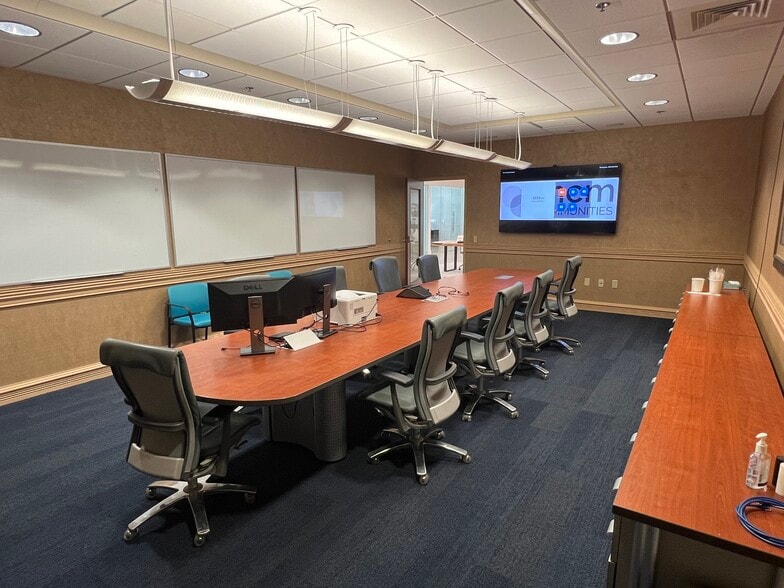 10455 Riverside Dr, Palm Beach Gardens, FL for lease - Interior Photo - Image 3 of 26